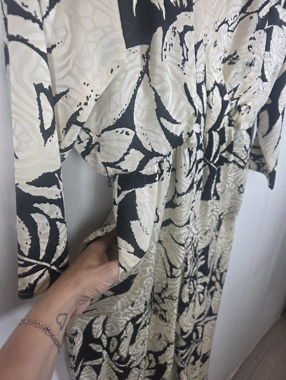 Vintage 80s Silks by St. Gillian 100% Silk Jumpsuit Black Ivory Floral 10 - Picture 5 of 13